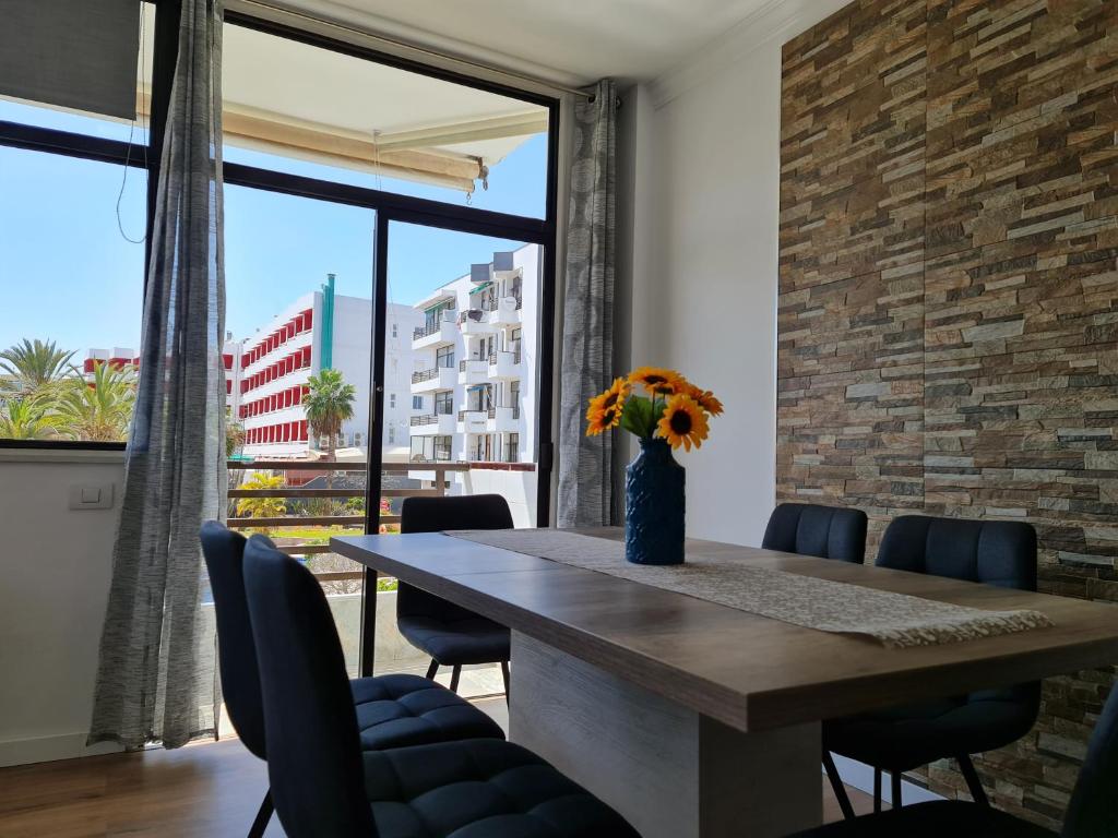 Fotografia z galérie ubytovania Yumboflat Two Bedroom Apartment v Playa del Ingles
