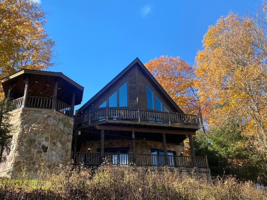 Bella Vista! Amazing Lake Views, Hot Tub, Peleton! - Chalet