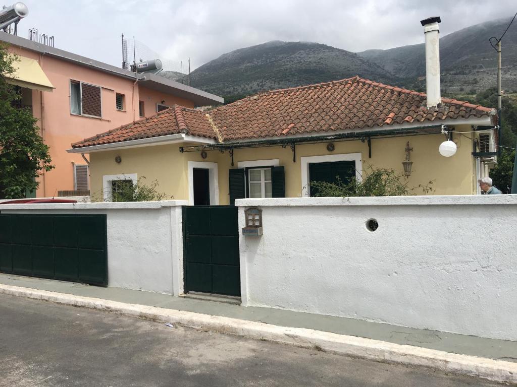 Φωτογραφία από το άλμπουμ του Lena’s traditional villa στην Αγία Ευφημία