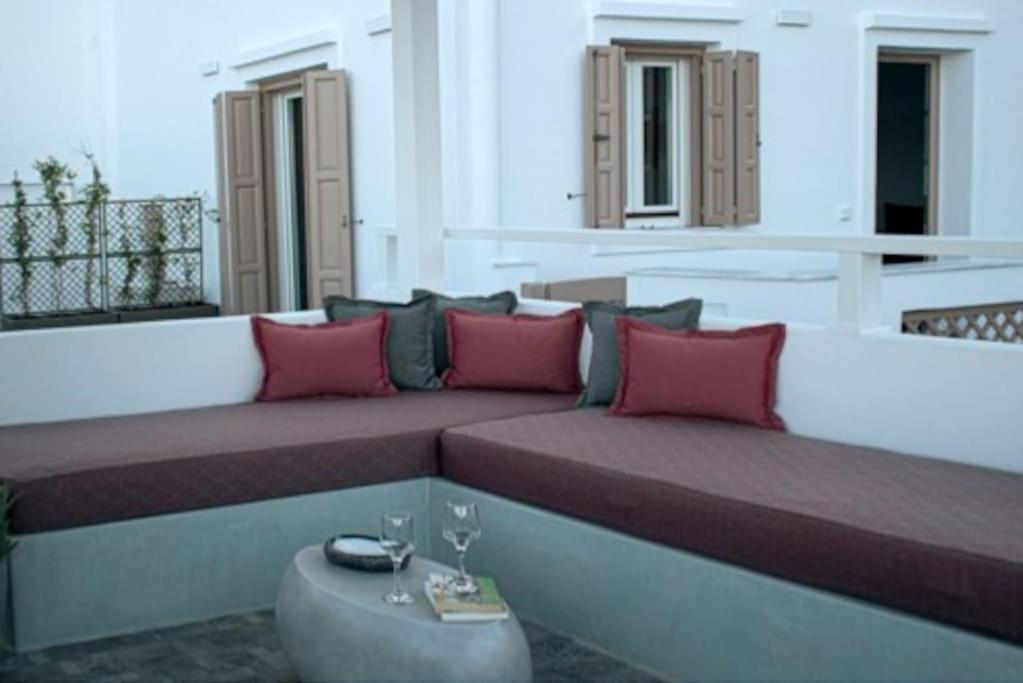 Posedenie v ubytovaní Aurora Apartment (Pera Gialos)