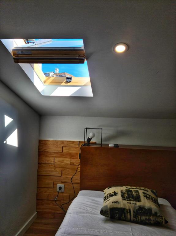 COIMBRA CITY CHARM - 9