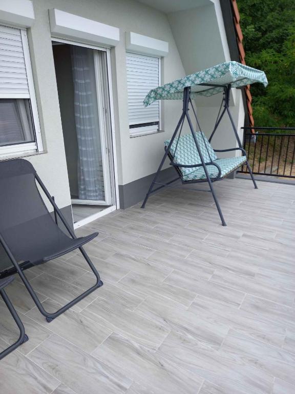 Balkon lub taras w obiekcie Holiday home in Balatongyörök 42694