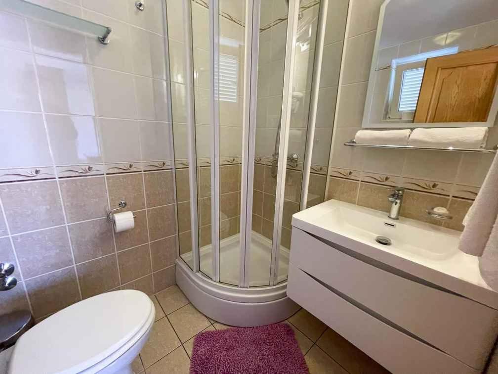 Koupelna v ubytování Apartments in Dramalj 42430