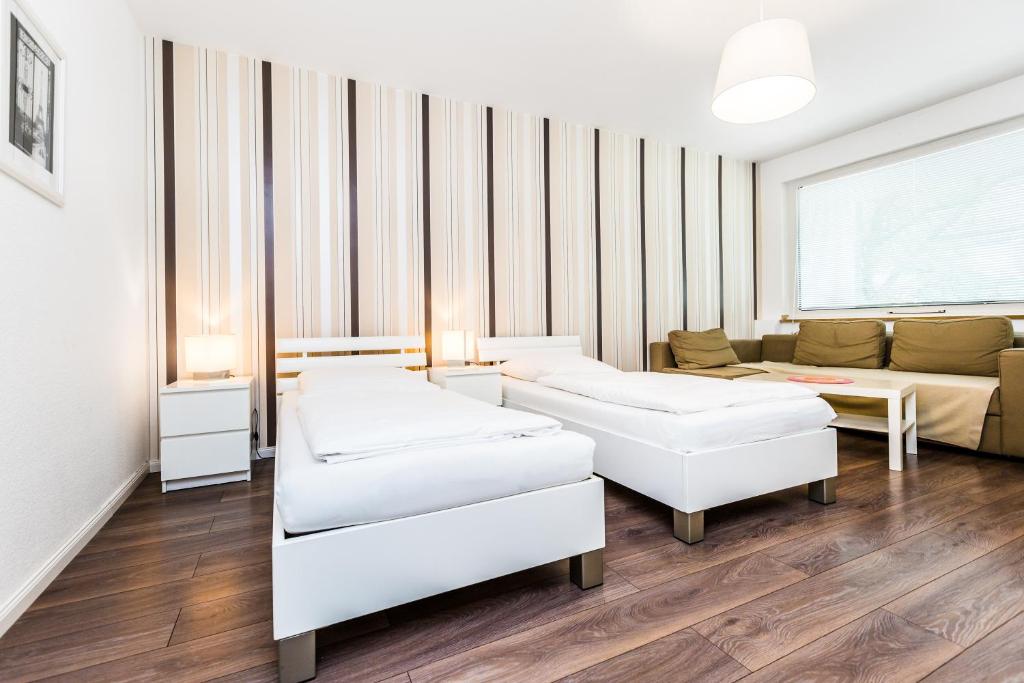 Apartments Köln - Two-Bedroom Apartment With Balcony 2
