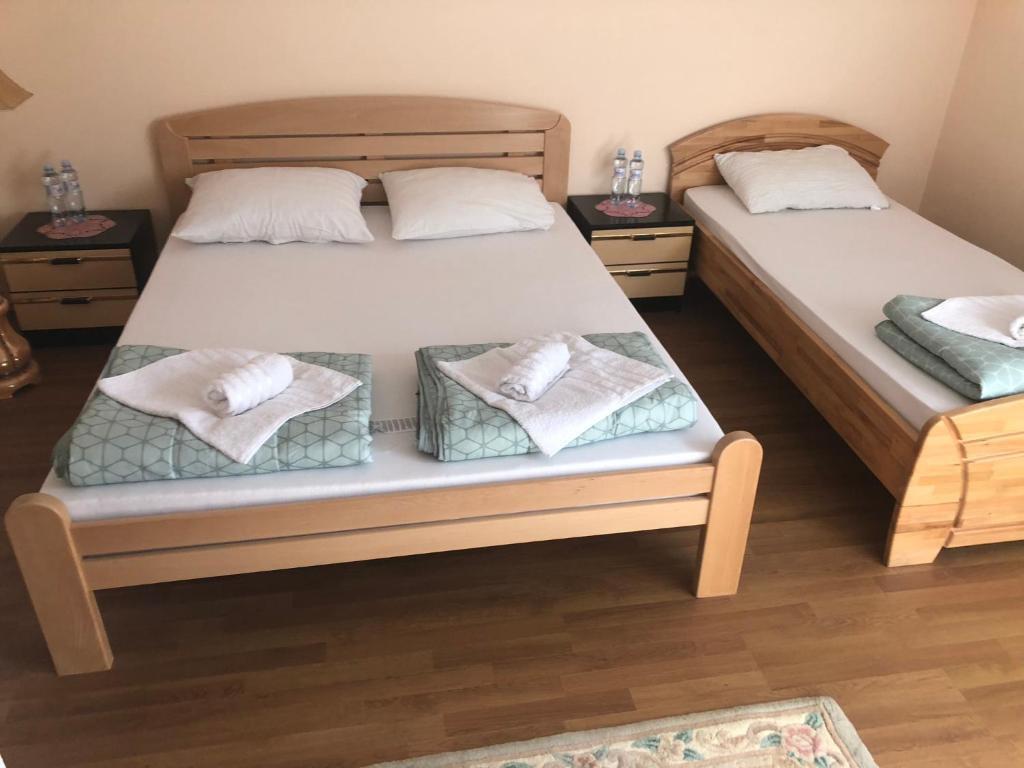 Postel nebo postele na pokoji v ubytování Holiday Home Rodjak sa sela