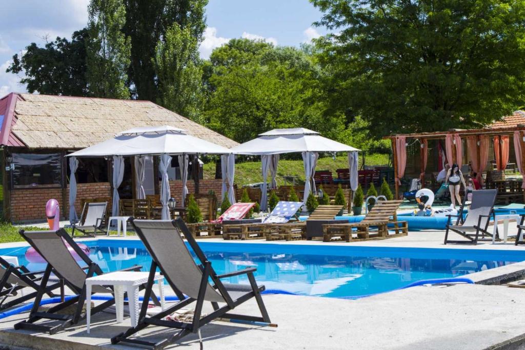 Bazén v ubytování Holiday Home Rodjak sa sela nebo v jeho okolí