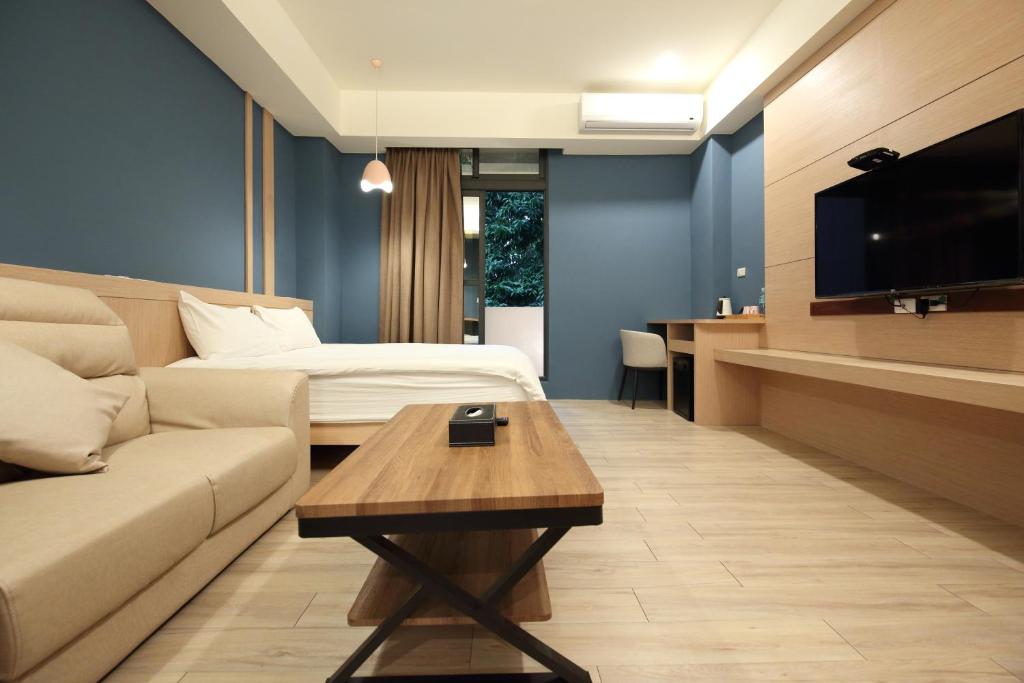 Pin House - Chambre Reine Avec Balcon