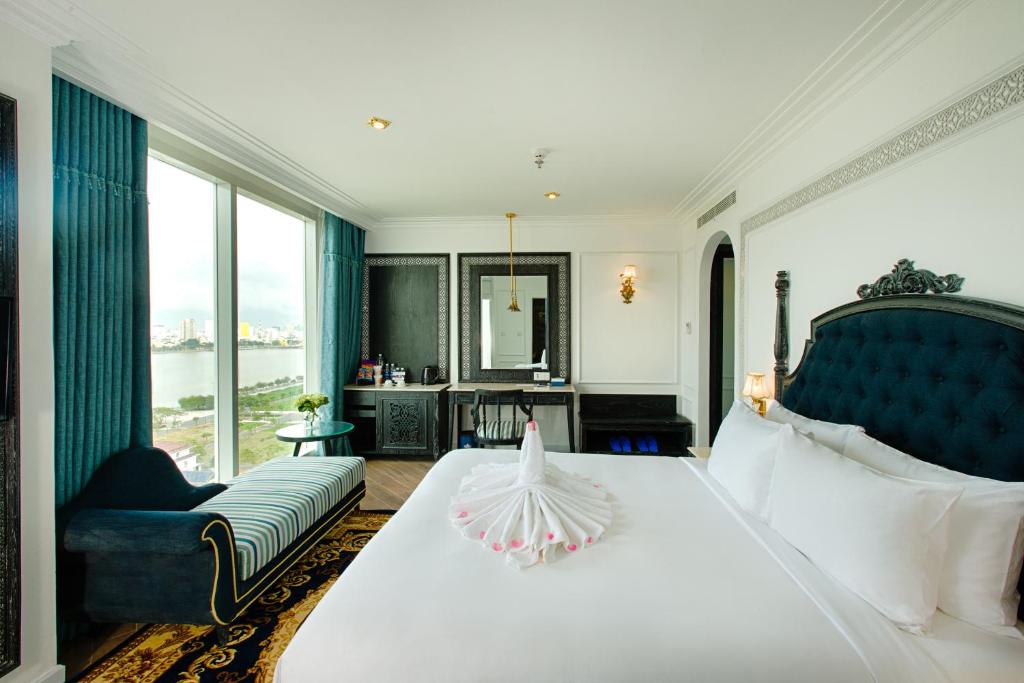 Phòng Deluxe Có Giường Cỡ King Với Ban Công Lớn Và Tầm Nhìn Ra Sông