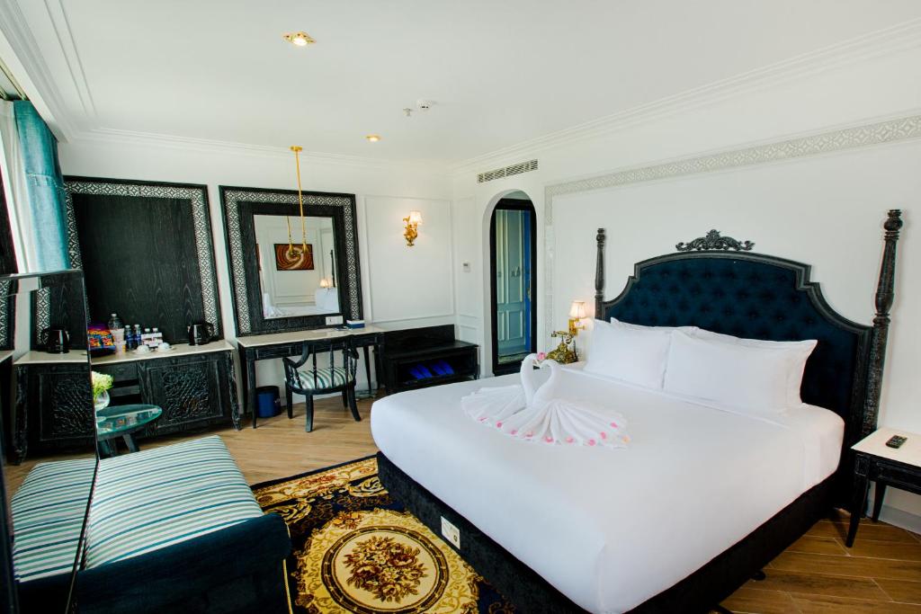 Phòng Deluxe Có Giường Cỡ King Với Ban Công Lớn Và Tầm Nhìn Ra Sông