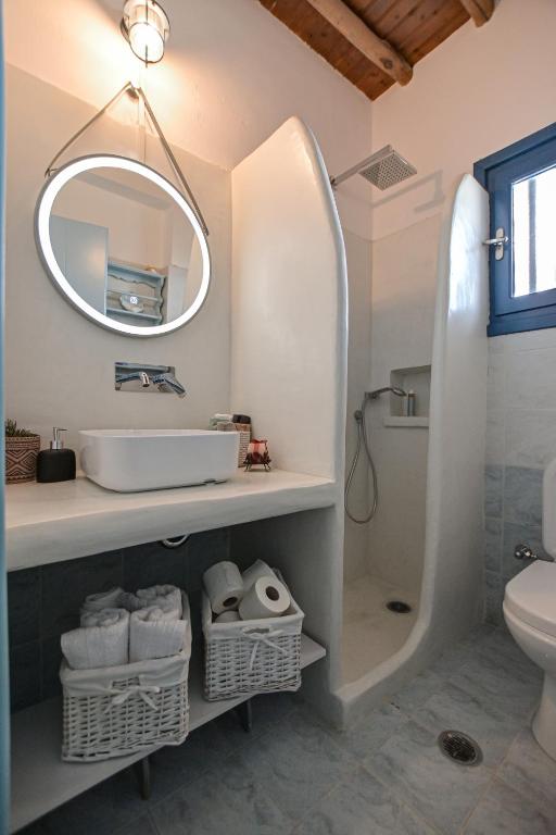 A bathroom at Naxos Pantheon House Panoramic View