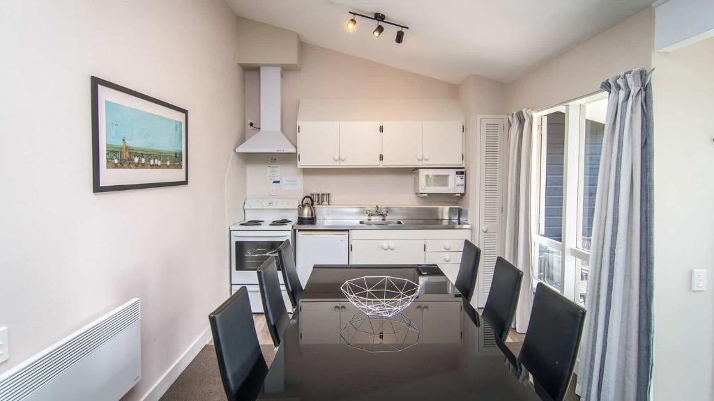 Cedar Lodge Motel - Resim 35