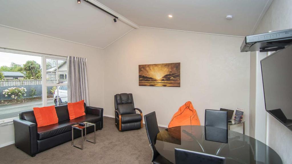 Cedar Lodge Motel - Resim 37