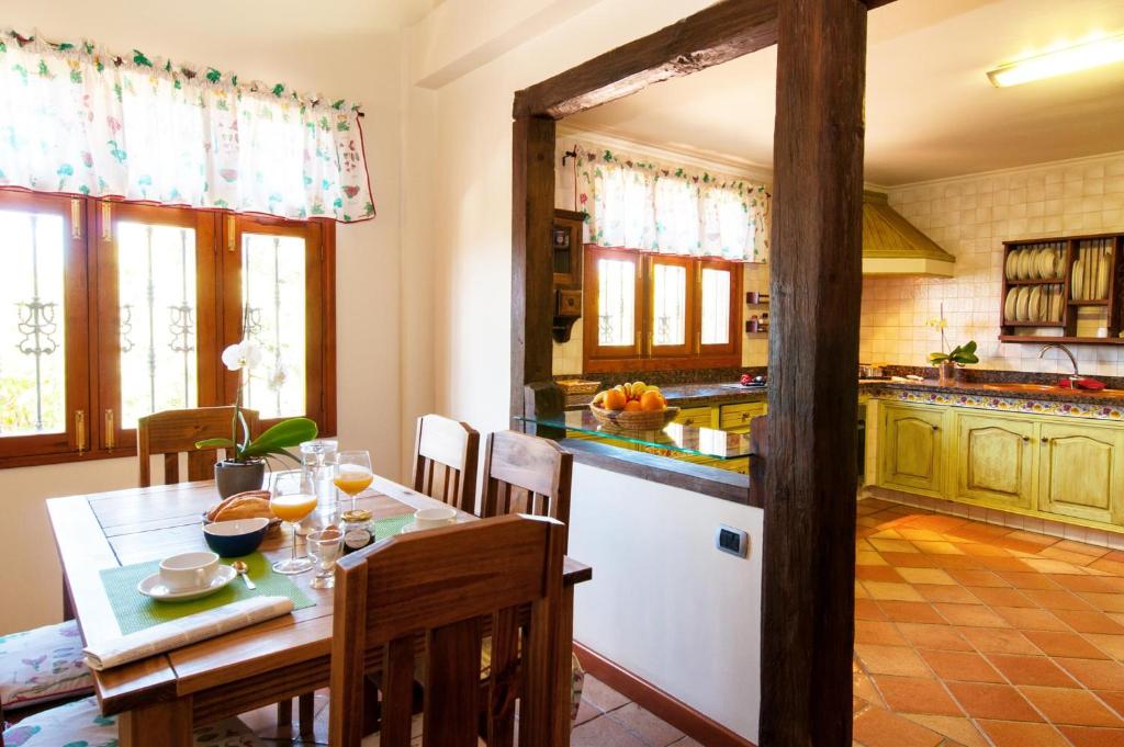 Kuchyň nebo kuchyňský kout v ubytování Traditional Arucas by VillaGranCanaria
