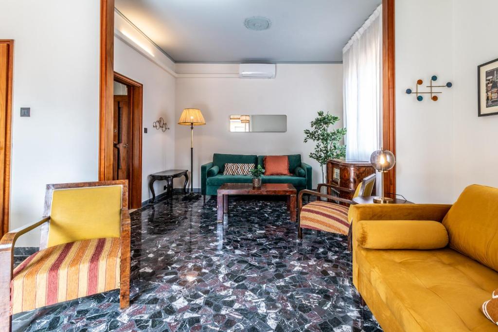 A seating area at Dimora Vintage San Tommaso by Wonderful Italy
