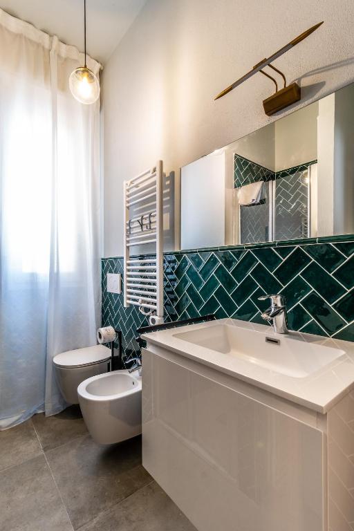 A bathroom at Dimora Vintage San Tommaso by Wonderful Italy