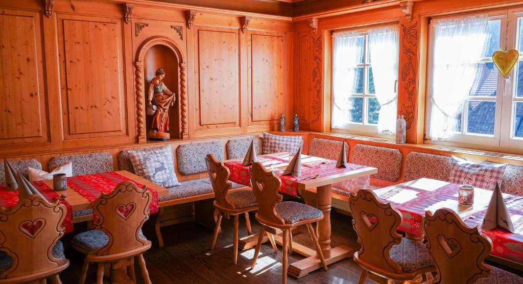 Posezení v ubytování Hotel Hirschen