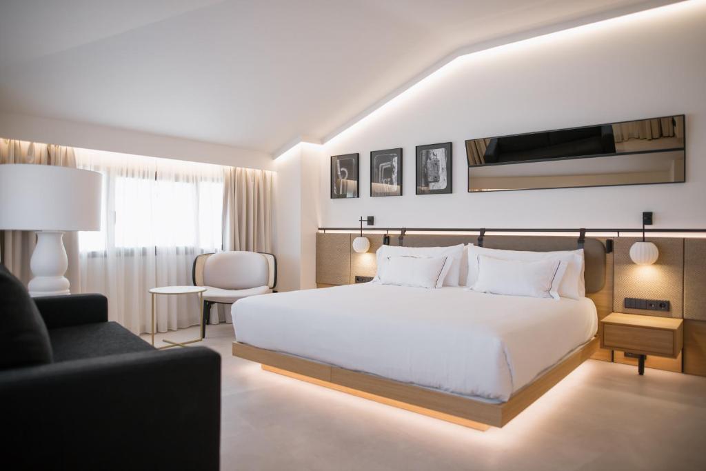 MYR Puerta Serranos, Valencia – Updated 2023 Prices