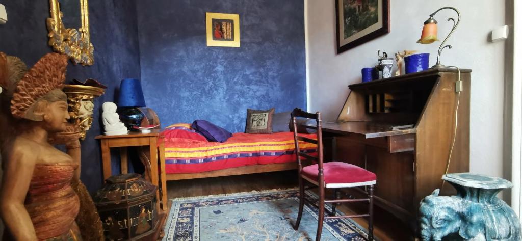 Château de Verdalle - Basic Triple Room Met Gedeelde Badkamer