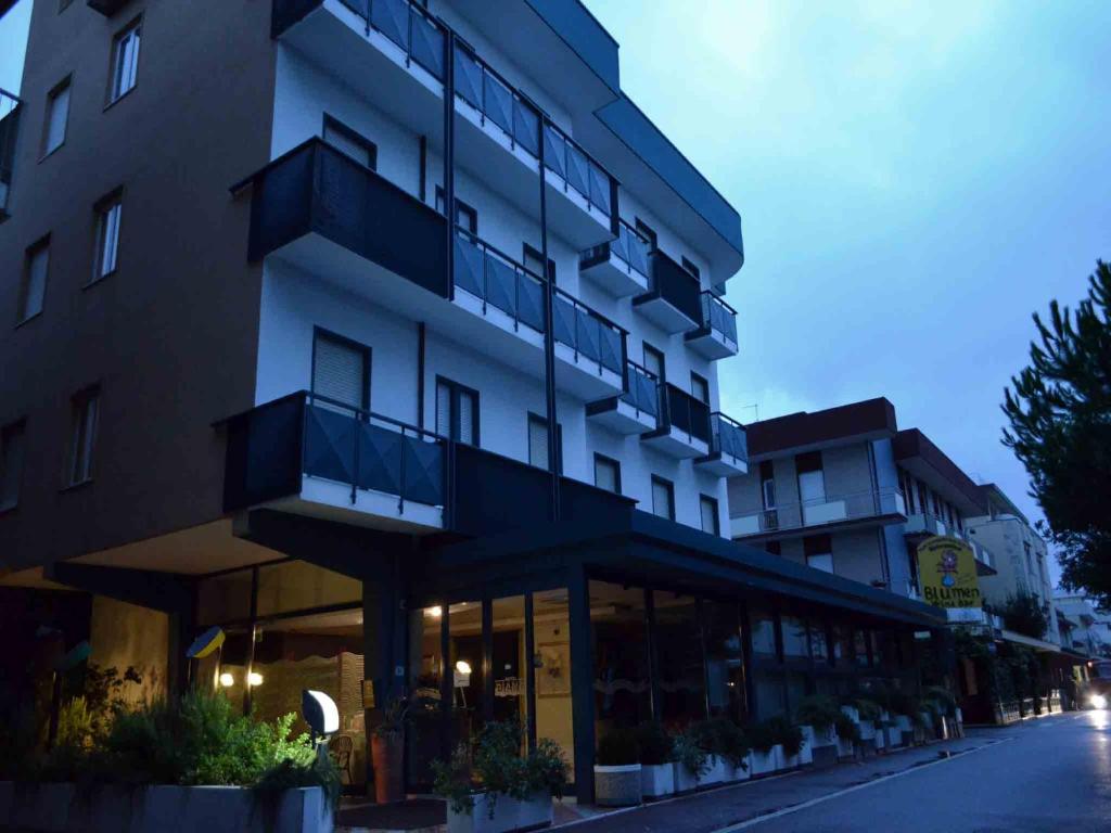 Budynek, w którym mieści się hotel