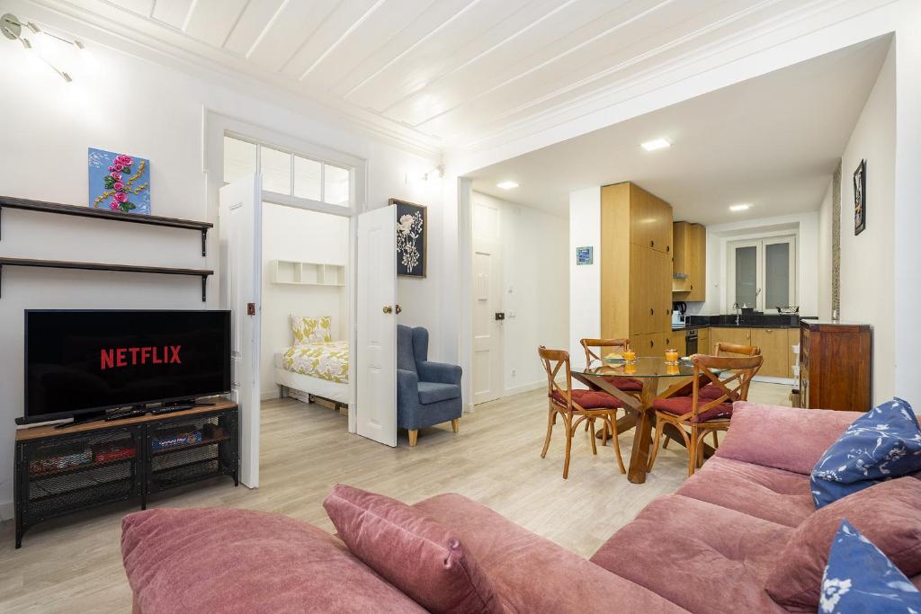 WHome Bairro Alto 2-Bed Central Location Fully Equipped
