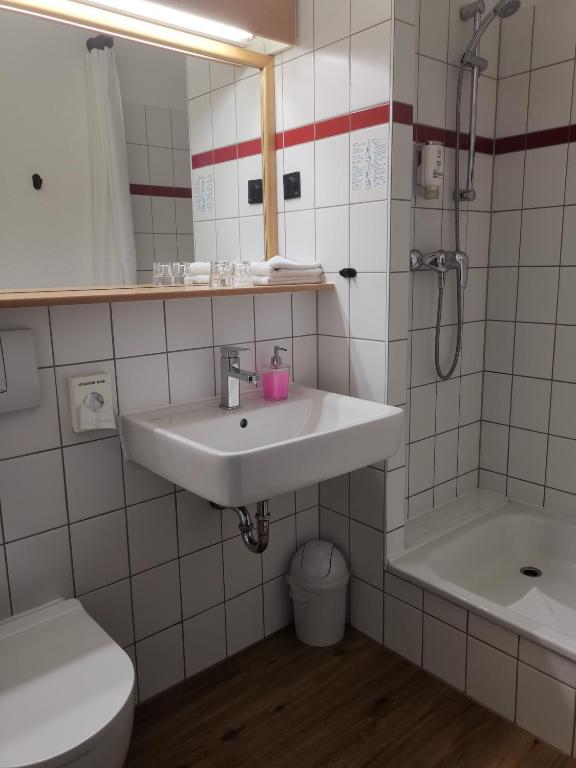 Koupelna v ubytování ACRON Hotel Wittenberg
