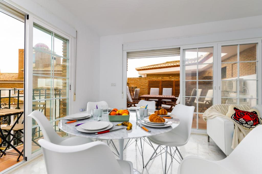 Część wypoczynkowa w obiekcie Luxury Penthouse: The Beacon at Punta de la Mona