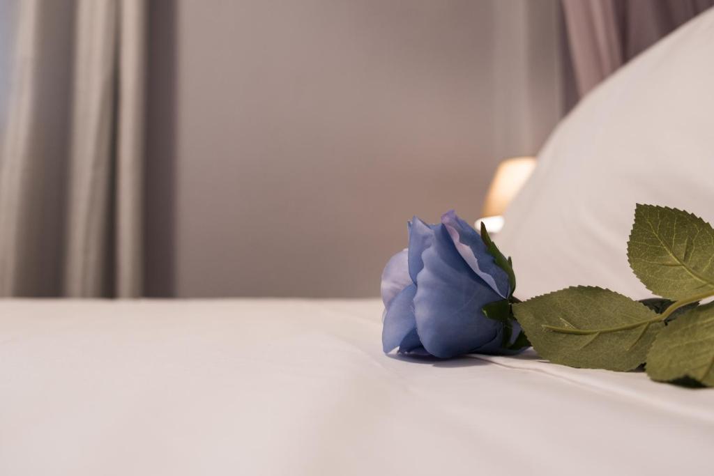A bed or beds in a room at Mare Nostrum Apartments by Hotelius