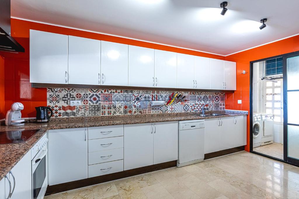 A kitchen or kitchenette at Apartamento Altea Nova