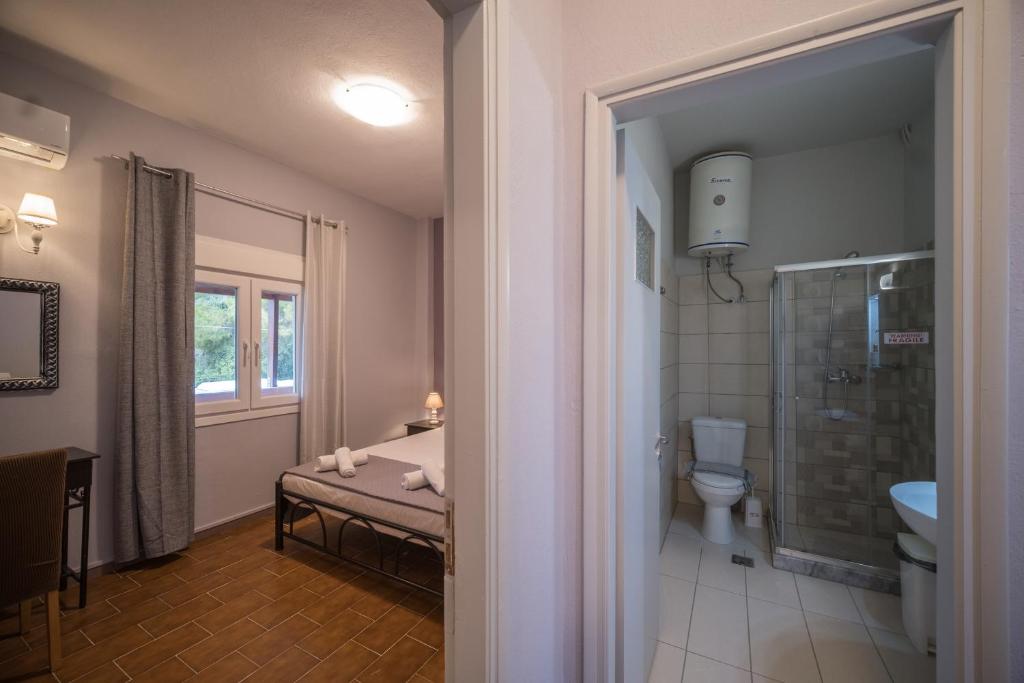 A bathroom at Mare Nostrum Apartments by Hotelius