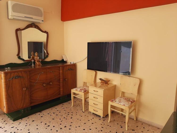 Zdjęcie z galerii obiektu Μαγευτικο ηλιβασιλεμα Μαρμαρι Ευβοιας w mieście Marmari