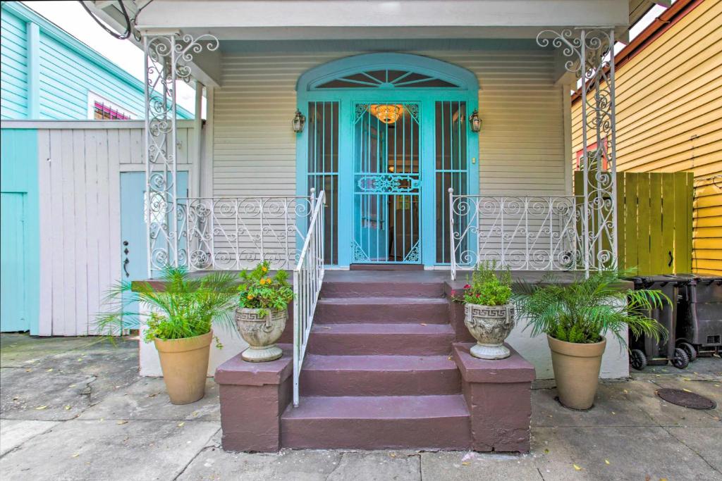Foto da galeria de Authentic New Orleans Cottage with Courtyard! em Nova Orleans