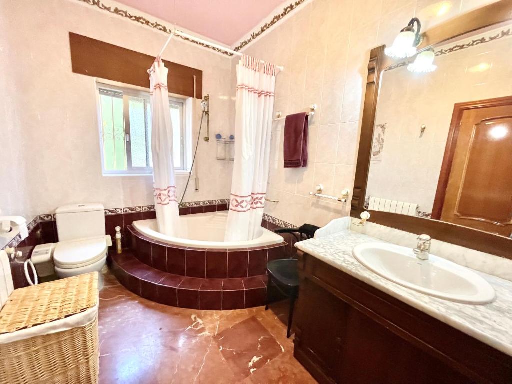 Kúpeľňa v ubytovaní Villa del Arte La Nucia