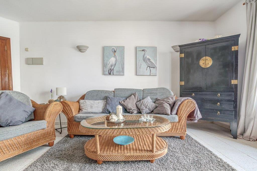 Et opholdsområde på Hogar Palmera with Pool & Beach