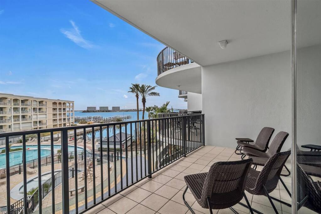 Phoenix on the Bay 2308 Captivating Bayfront & Dog Friendly Condo
