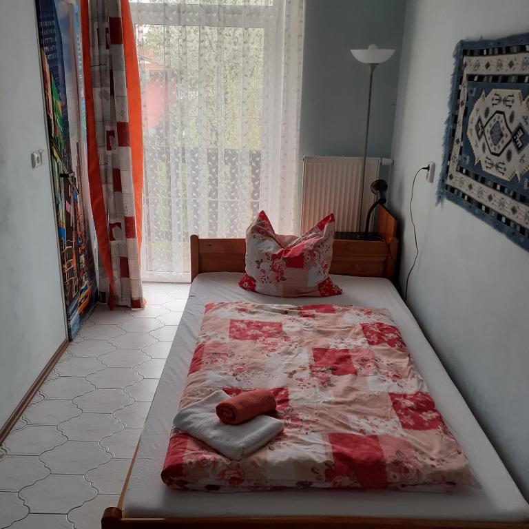 Łóżko lub łóżka w pokoju w obiekcie Apartma Františkovy Lázně