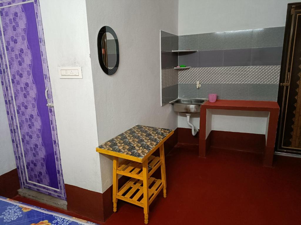 SHANTINIKETAN FAMILY HOMESTAy - Standard Double Or Twin Room With Balcony