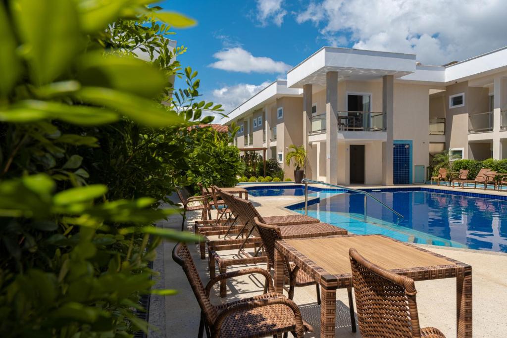 Bazén v ubytování Orquídeas Praia Hotel nebo v jeho okolí