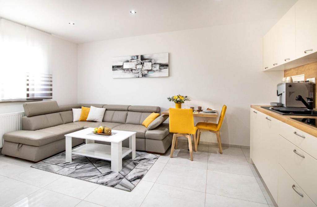 Kuchyňa alebo kuchynka v ubytovaní Apartment Jurić