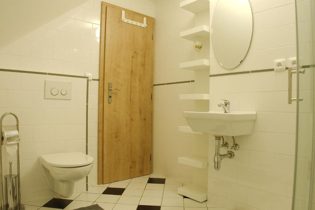 Koupelna v ubytování Apartmány Lhota