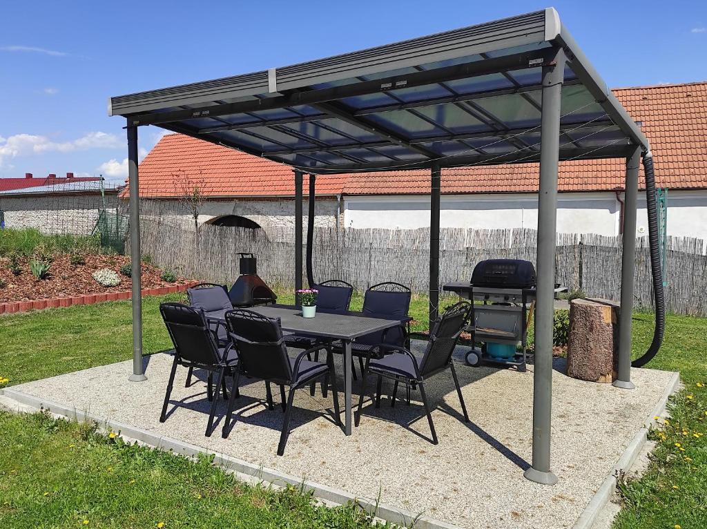 Patio nebo venkovní prostory v ubytování Apartmán pod Sříbrnou horou