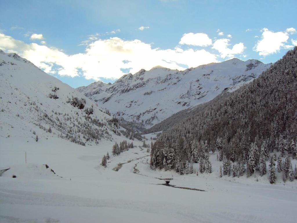 Haus Fliri v zime