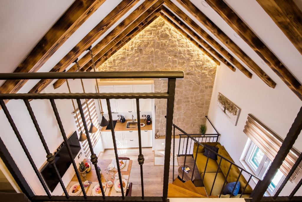 Televízia a/alebo spoločenská miestnosť v ubytovaní Reval Luxury Stone house apartments****
