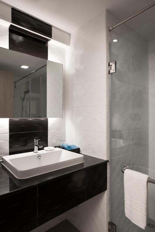Centara Life Cha-Am Beach Resort Hua Hin - 豪华特大号床间 - 带泳池露台