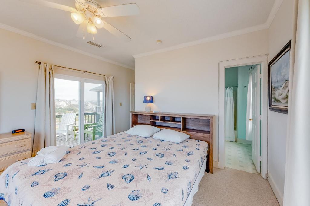 Postel nebo postele na pokoji v ubytování 41057-2 Hwy 12 Islander Condo