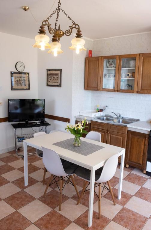 Fotografia z galérie ubytovania Apartment with beautiful sea view v destinácii Rabac