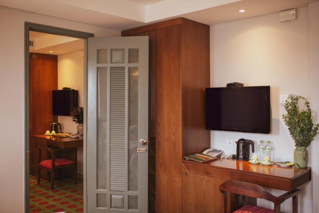 Suite Gia Đình + Trà Chiều Trên Sân Thượng