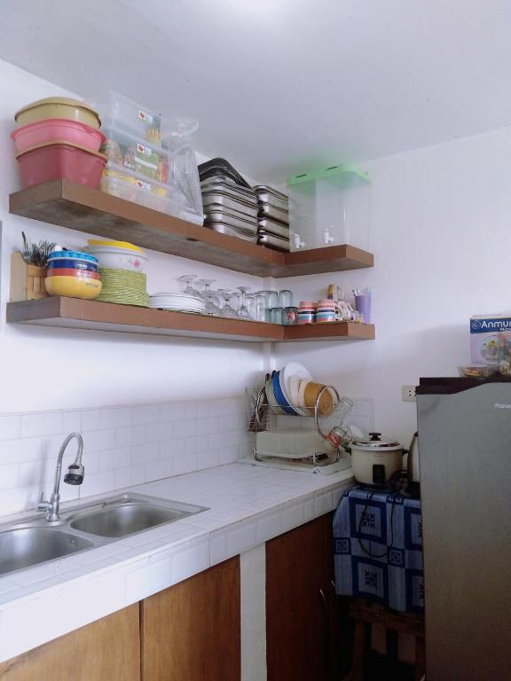 Kuchyň nebo kuchyňský kout v ubytování Islahazul Hostel