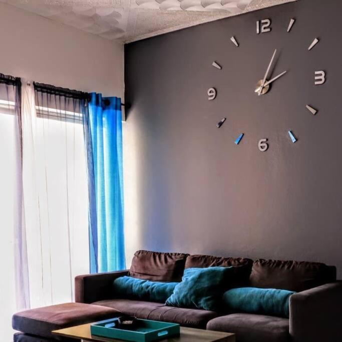 Crystoural Apartment Liguanea Sovereign Apt 2 Bedrooms, 3 Beds, Host