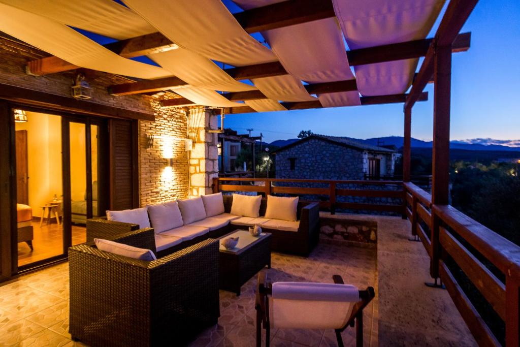 Posedenie v ubytovaní Villa Diamante -Seafront Stone Villa for 5 with Stunning Sunset Views By Villa Mana Gers