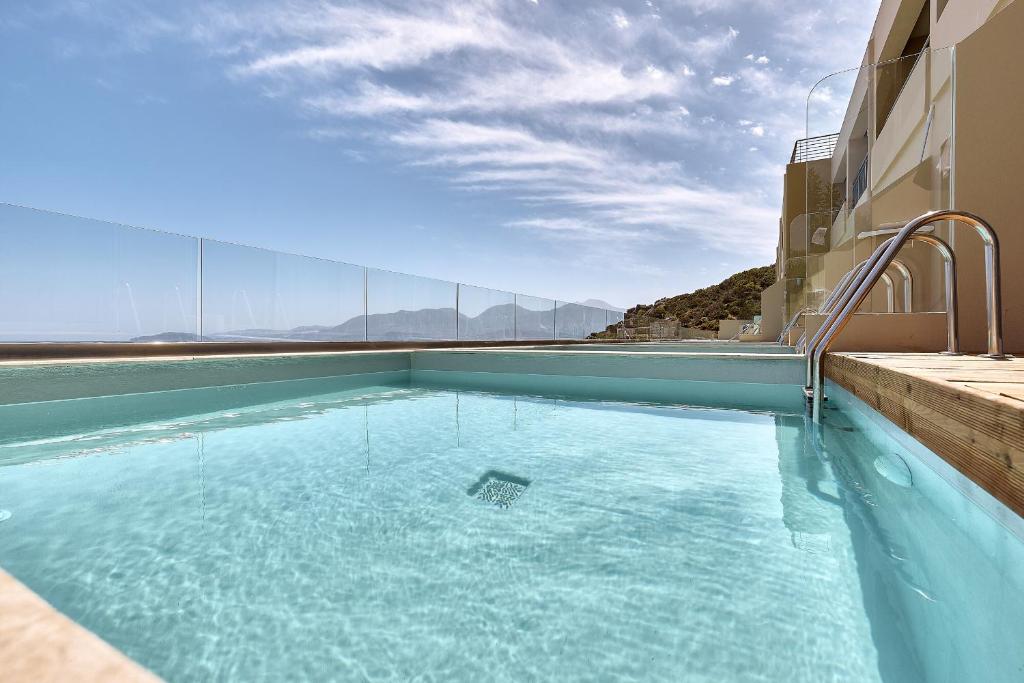 Blue Marine Resort and Spa Hotel - 11